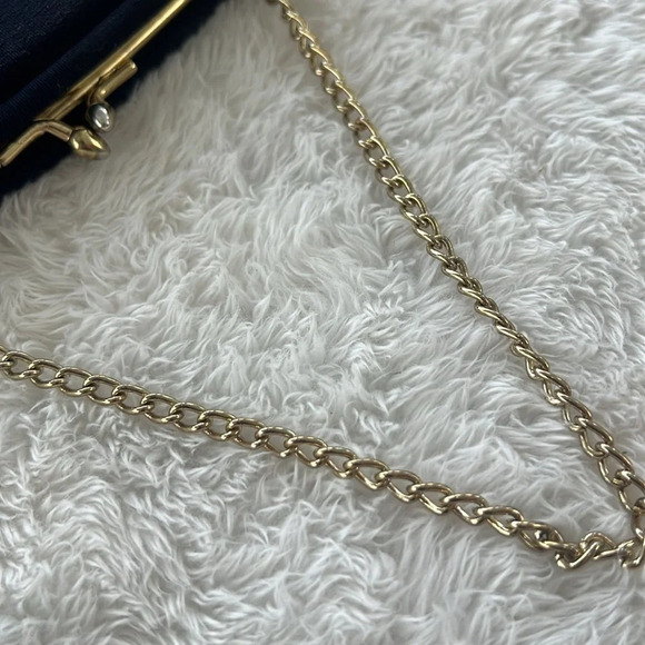 Vintage HL Harry Levine Navy evening bag Gold Chain Strap Peach interior - Picture 3 of 13